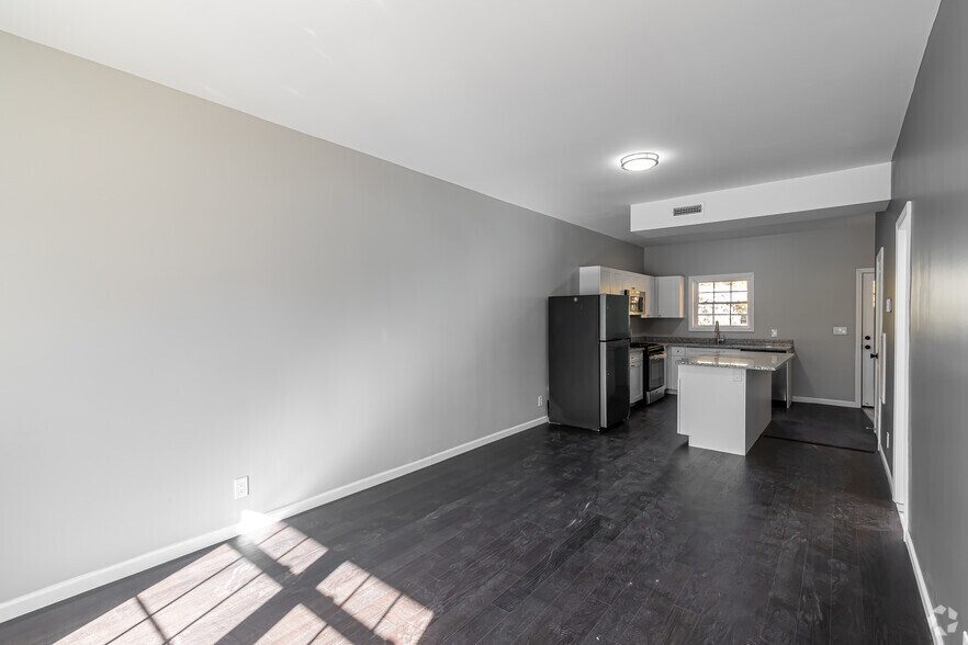 More Photos Of 31-1 Lillian Dr, Manchester Apartments For Sale