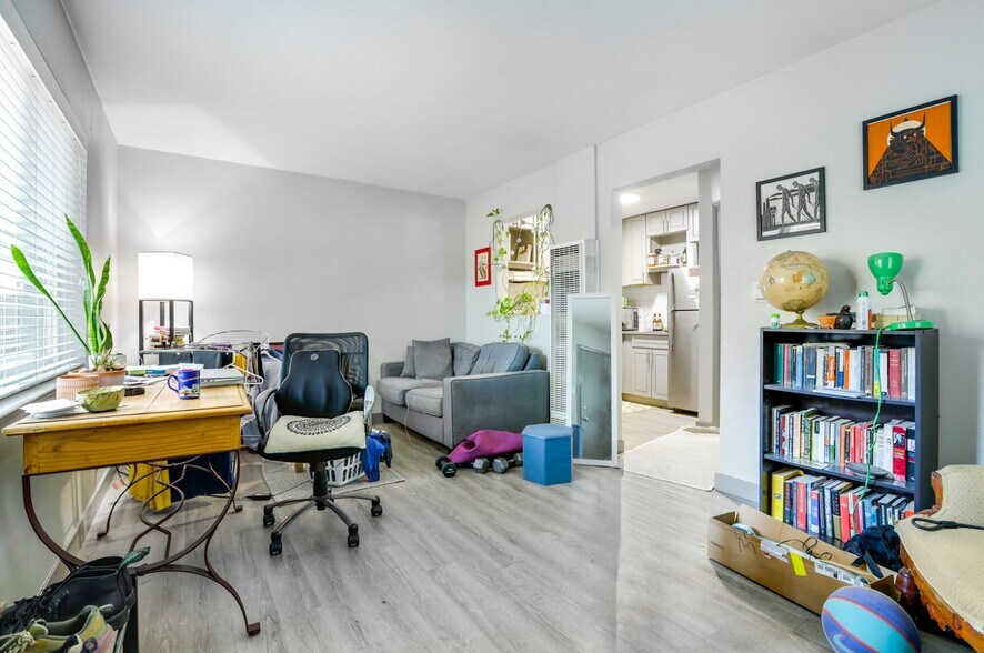 More Photos Of 204 W Ellsworth Ave, Denver Apartments For Sale