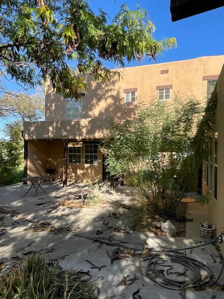 More Photos Of 1804 E College Blvd, Roswell General Retail For Sale