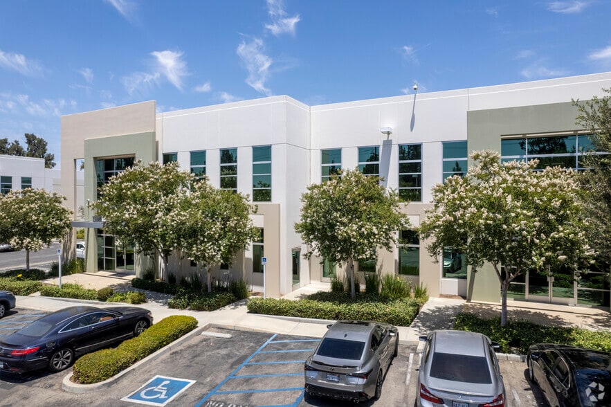 More Photos Of 19835-19839 Nordhoff St, Northridge Office For Sale