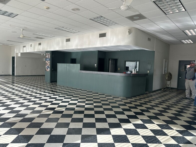 More Photos Of 205 E Green St, Clinton Storefront For Sale