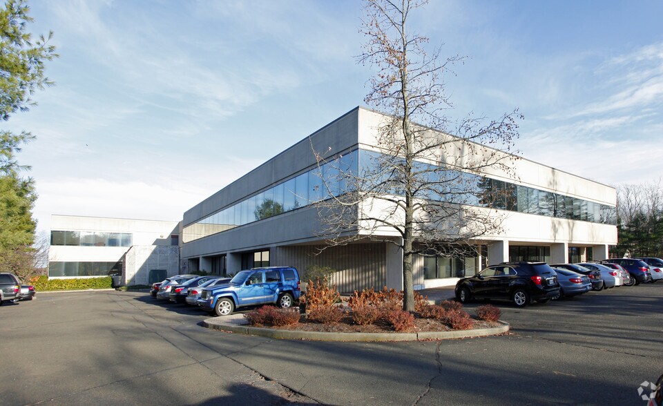 More Photos Of 90 Grove St, Ridgefield Medical For Lease