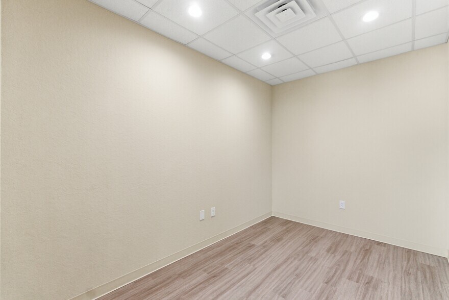 More Photos Of 764 Soechting Rd, New Braunfels Unknown For Lease
