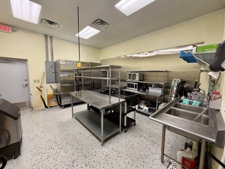 More Photos Of 1437 N US Highway 1, Ormond Beach Office For Sale