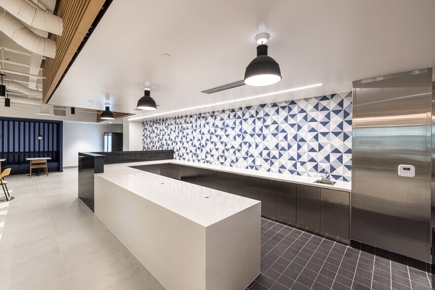 More Photos Of 1501-1507 Lyndon B Johnson Fwy, Dallas Unknown For Lease