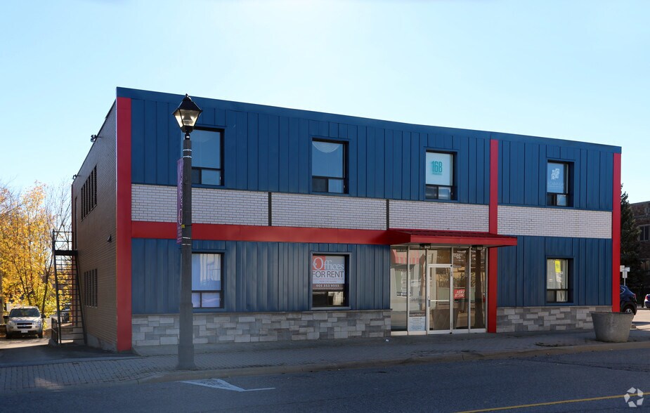 More Photos Of 4786 Queen St, Niagara Falls Office For Lease