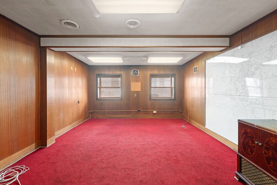 More Photos Of 1072 Main St, West Warwick Office For Sale