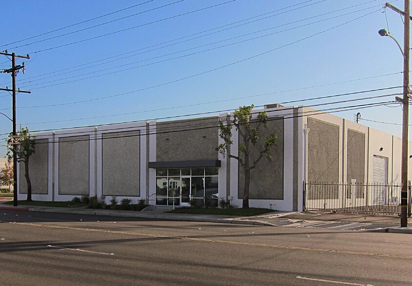 More Photos Of 7012-7016 Motz St, Paramount Warehouse For Lease
