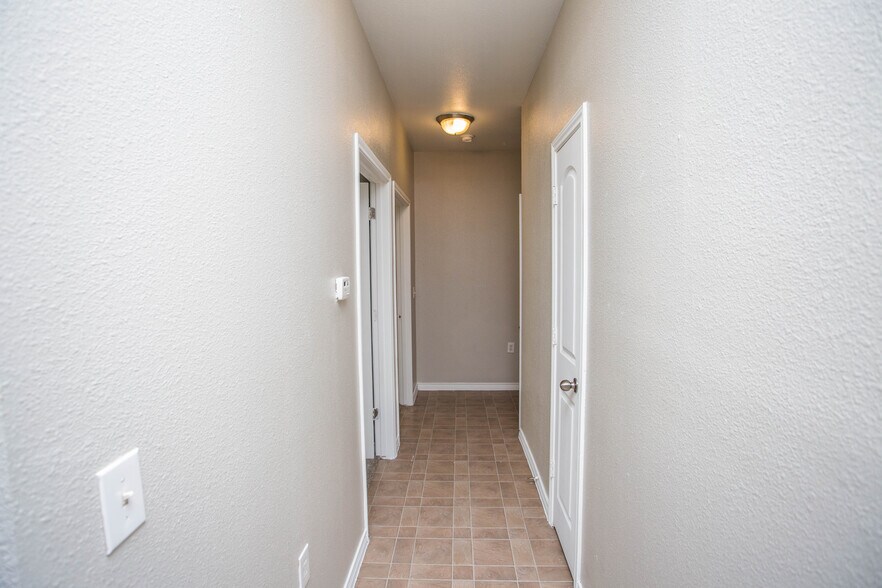 More Photos Of 2627 Oak Dr, Lubbock Apartments For Sale