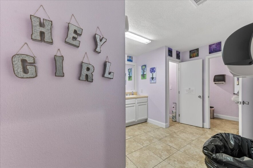 More Photos Of 100 Duggan Ave, Crestview Specialty For Sale