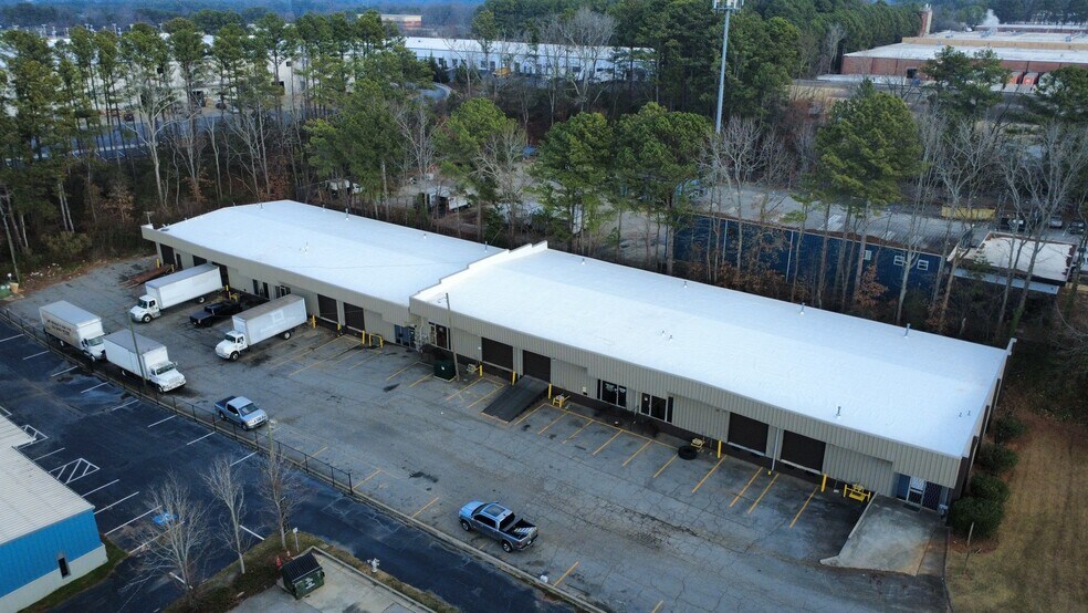 More Photos Of 4566 Lewis Rd, Stone Mountain Light Distribution For Lease