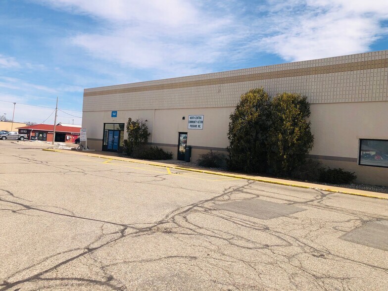 More Photos Of 2111-2113 8th St S, Wisconsin Rapids General Retail For Lease