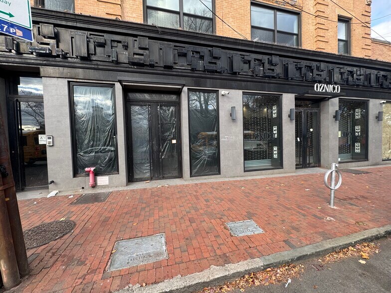 Primary Photo Of 101-105 Water St, Staten Island Storefront Retail Residential For Lease