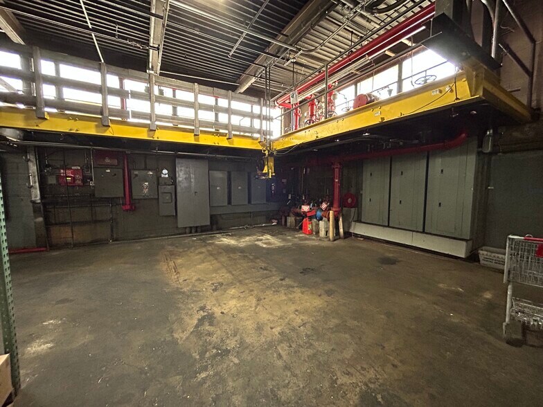 More Photos Of 54-35 46th St, Maspeth Warehouse For Lease