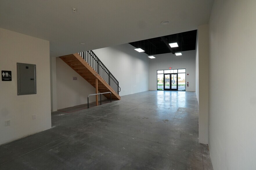 More Photos Of 8156 Alico Rd, Fort Myers Freestanding For Sale