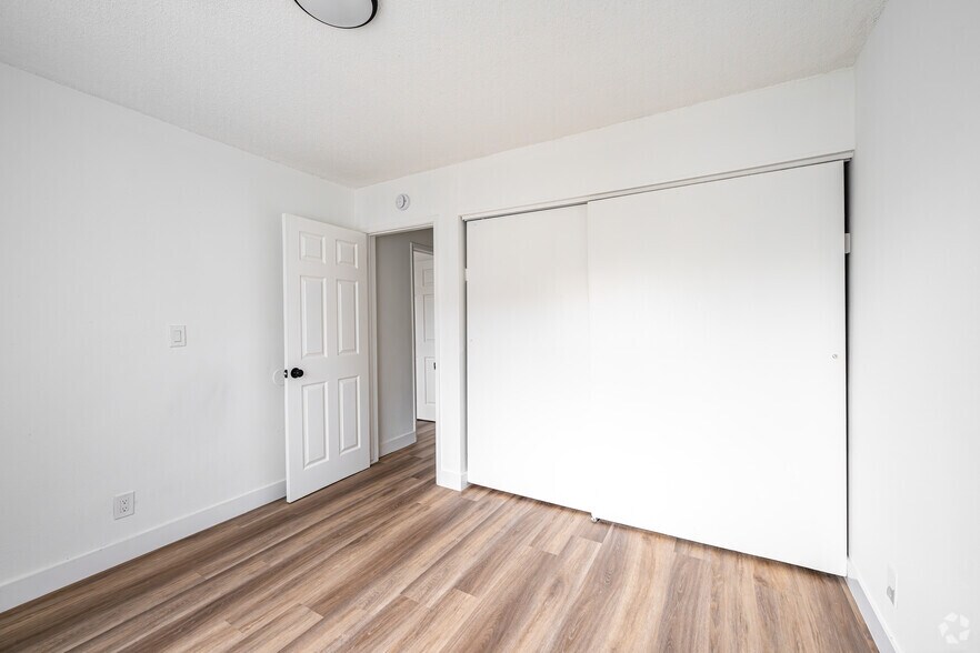 More Photos Of 1425 W Stoneridge Ct, Ontario Apartments For Sale