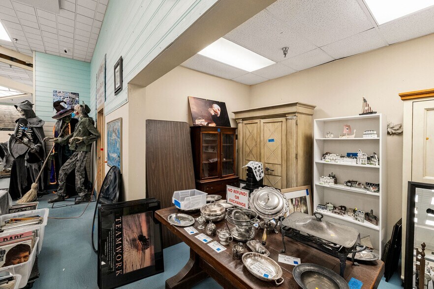 More Photos Of 821 King George Blvd, Savannah Unknown For Lease