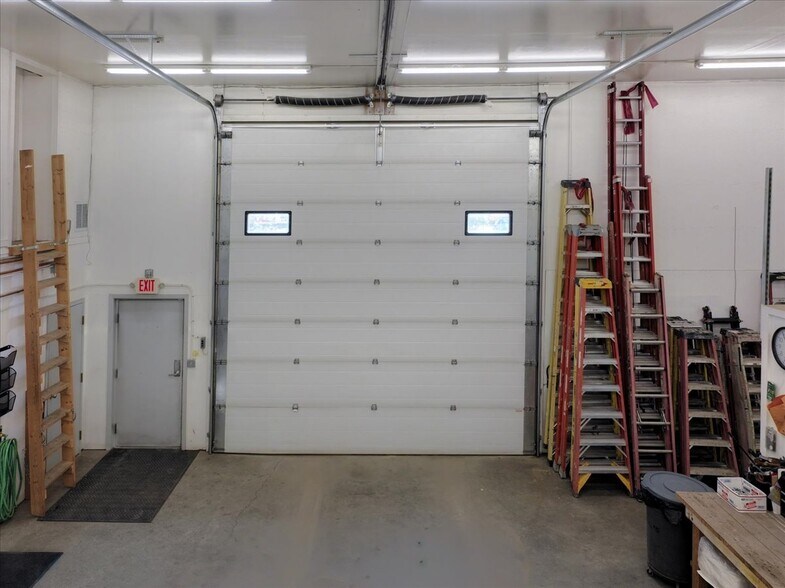 More Photos Of 980 Deere St, Fairbanks Warehouse For Sale