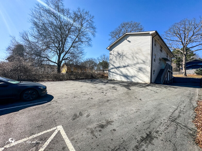 More Photos Of , Atlanta Multifamily For Sale