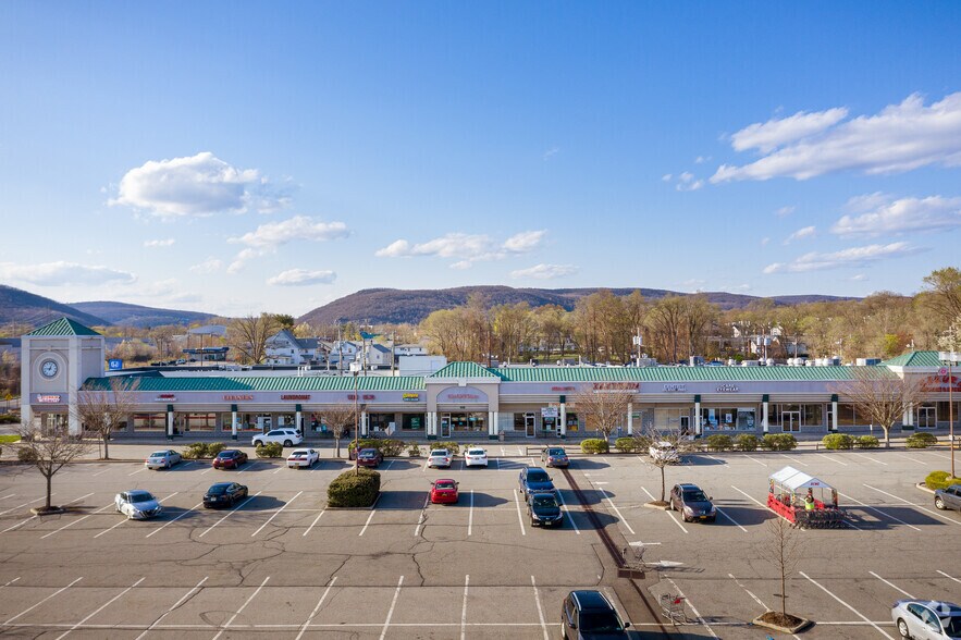 More Photos Of 115-117 Franklin Tpke, Mahwah Unknown For Lease