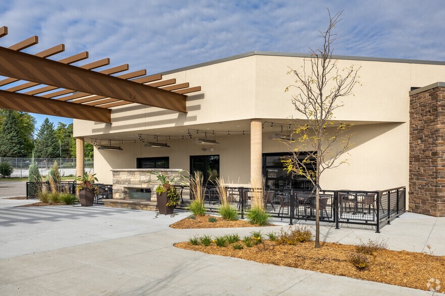 More Photos Of 606-780 N 114th St, Omaha Unknown For Lease