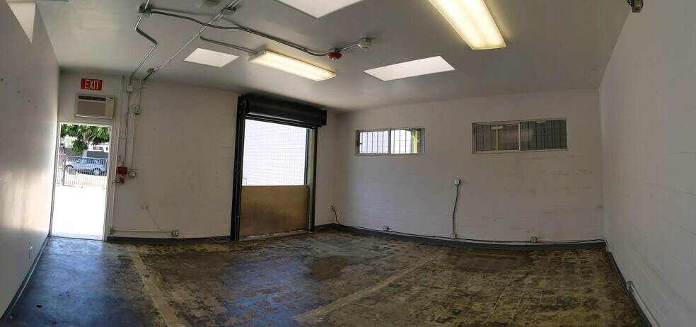 More Photos Of 936 W Hyde Park Blvd, Inglewood Manufacturing For Lease