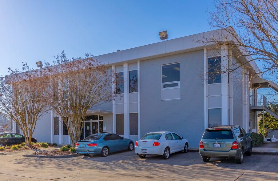 More Photos Of 812 W Innes St, Salisbury Medical For Sale