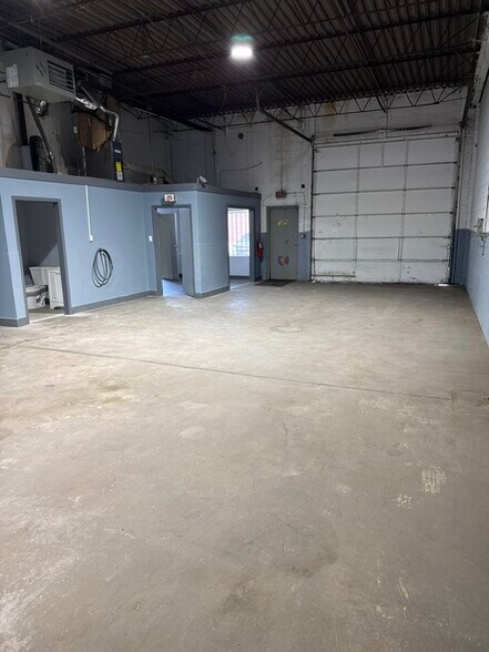 More Photos Of 16826-16888 Lathrop Ave, Harvey Warehouse For Lease