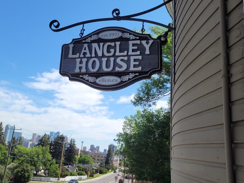 More Photos Of 1909 17th Ave SW, Calgary Office For Sale