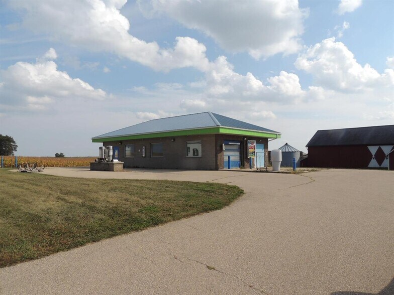 More Photos Of 375 S Main St, Clintonville Specialty For Sale