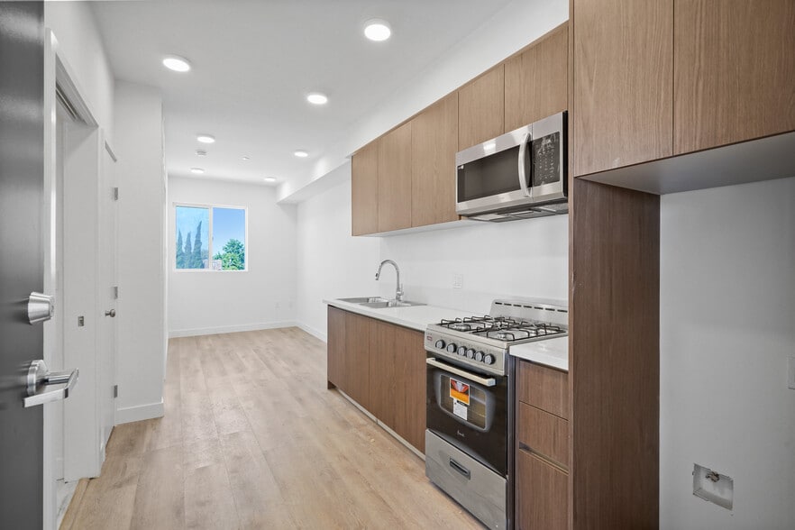 More Photos Of 443 E Vernon Ave, Los Angeles Apartments For Sale