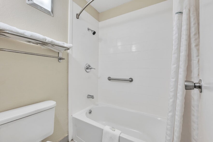 More Photos Of 2402 S Sterling St, Morganton Hotel For Sale