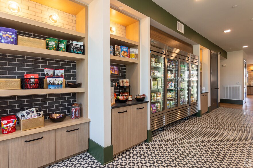 More Photos Of 930 W Mallard Creek Church Rd, Charlotte Apartments For Lease