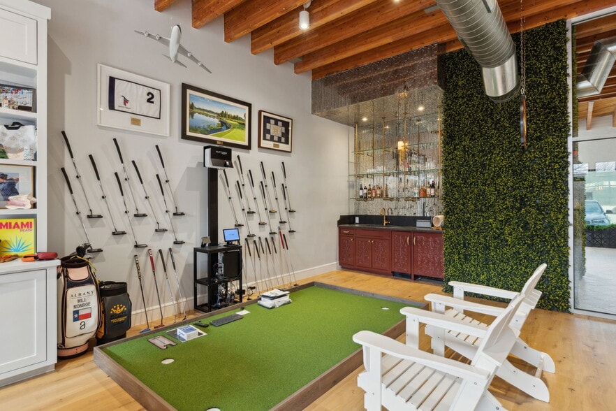 More Photos Of 4763 Algiers St, Dallas Loft Creative Space For Sale