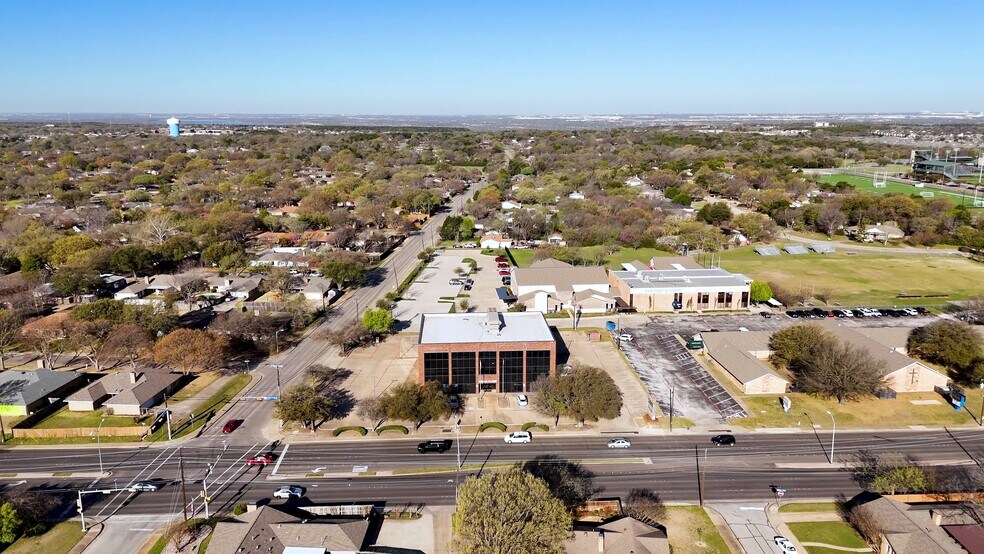 Primary Photo Of 407 N Cedar Ridge Dr, Duncanville Office Residential For Lease