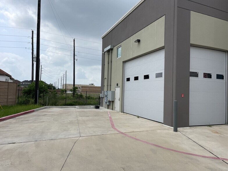 More Photos Of 1435 FM 1463 Rd, Katy Showroom For Sale