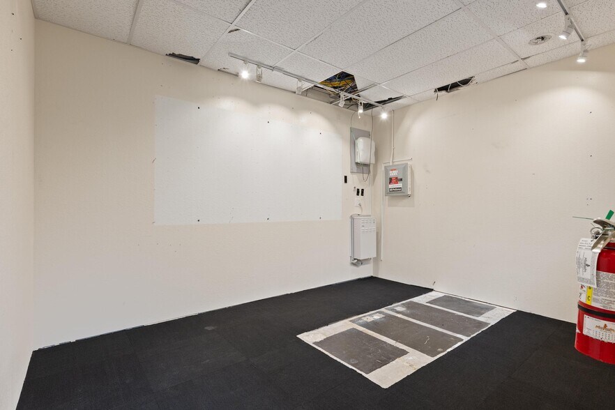 More Photos Of 5021 W Nassau St, Tampa Manufacturing For Lease