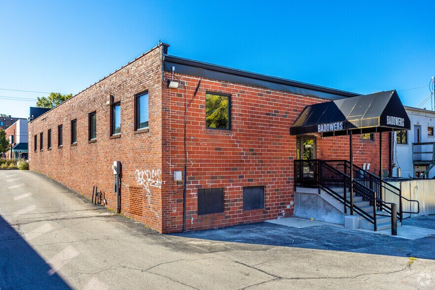 More Photos Of 2817 Ingersoll Ave, Des Moines Storefront For Lease