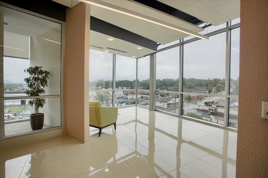 More Photos Of 1000 N Cameron St, Harrisburg Flex For Lease