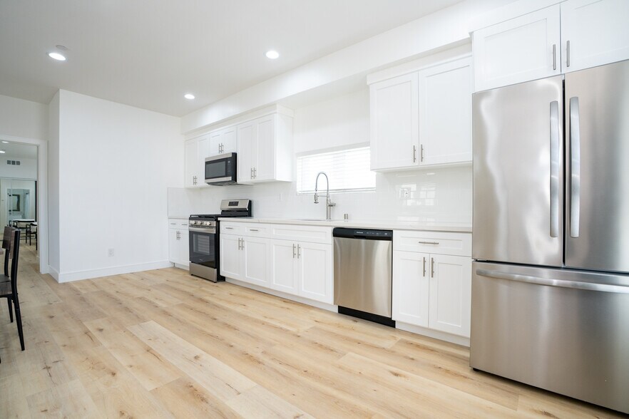 More Photos Of 1286 W 35th Pl, Los Angeles Apartments For Sale