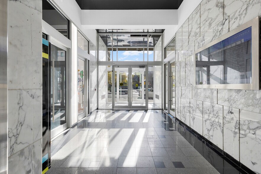 More Photos Of 5843-5847 Ch De La Côte-Des-Neiges, Montréal Medical For Lease