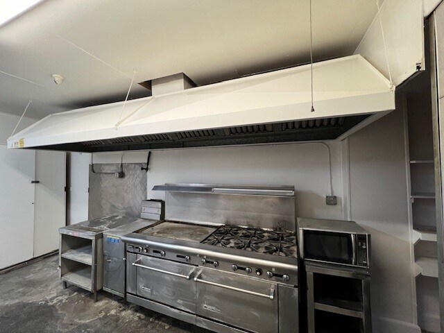 More Photos Of 8548 Lankershim Blvd, Sun Valley Warehouse For Sale