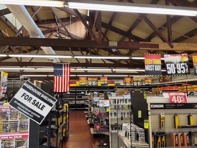 More Photos Of 2120 E Powell Blvd, Gresham General Retail For Sale