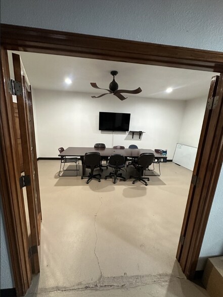 More Photos Of 1501 Magoffin Ave, El Paso Flex For Lease