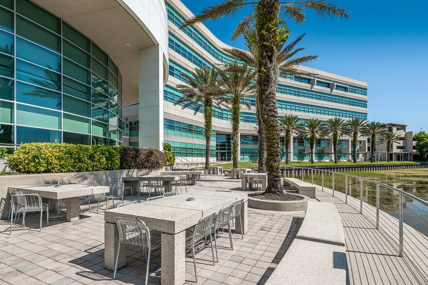 More Photos Of 8125 Highwoods Palm Way, Tampa Office For Sale