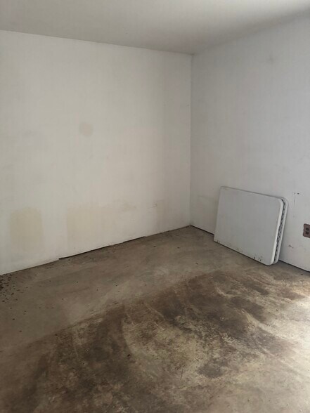 More Photos Of 1175 E Napier Ave, Benton Harbor Flex For Sale