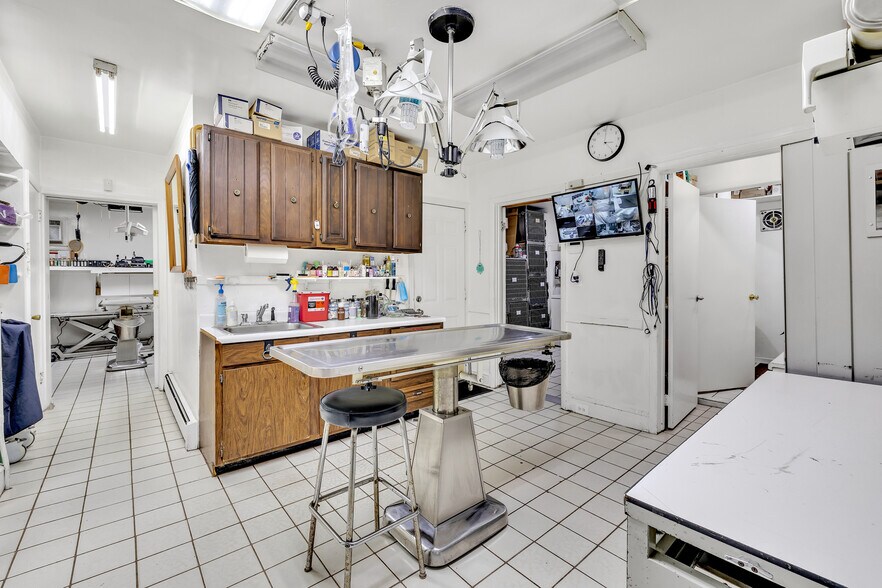 More Photos Of 2879 Fairfield Ave, Bridgeport General Retail For Sale