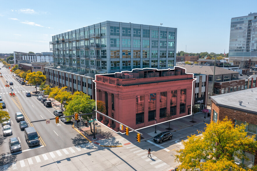 Primary Photo Of 400 S Main St, Royal Oak Storefront Retail Office For Lease