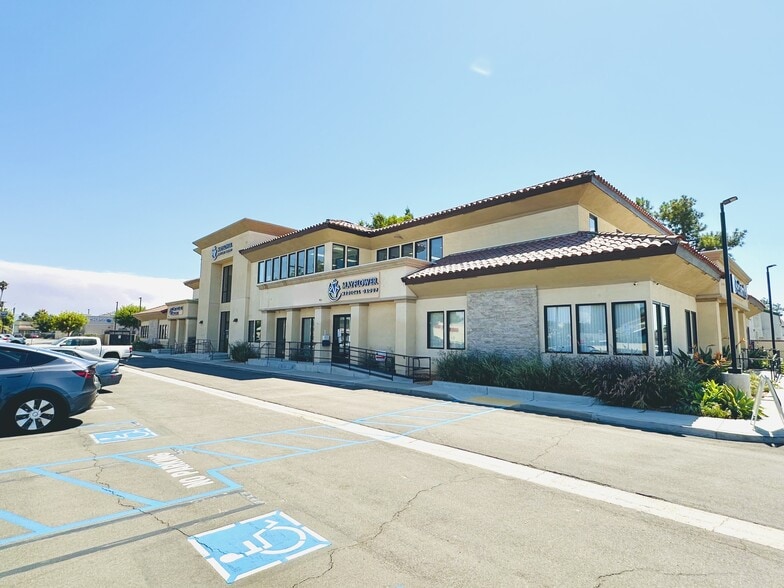 Primary Photo Of 1900 E La Palma Ave, Anaheim Medical For Lease