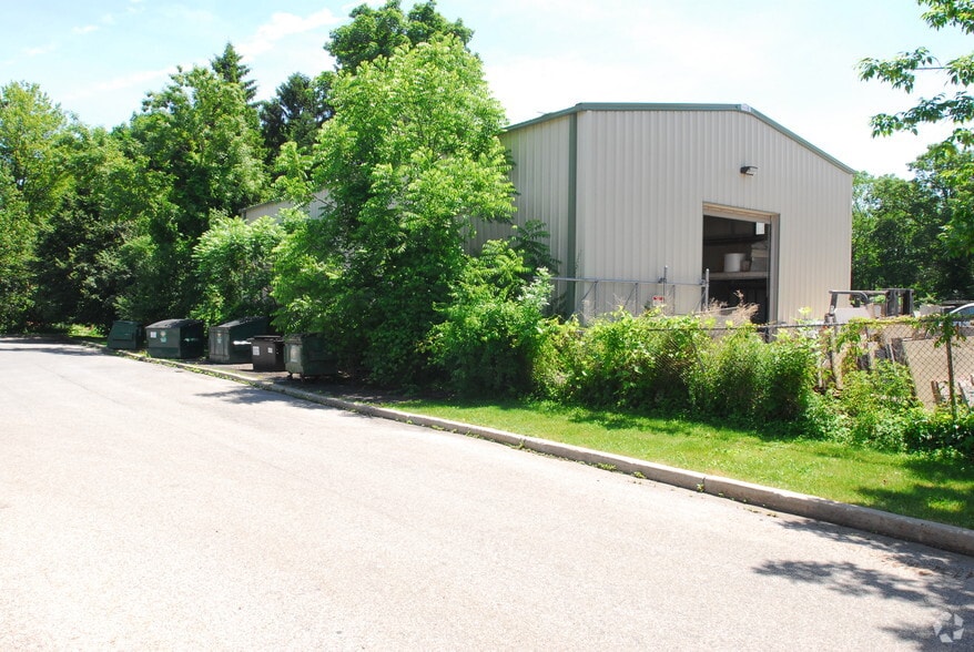 More Photos Of 1402 Route 300, Newburgh Showroom For Sale